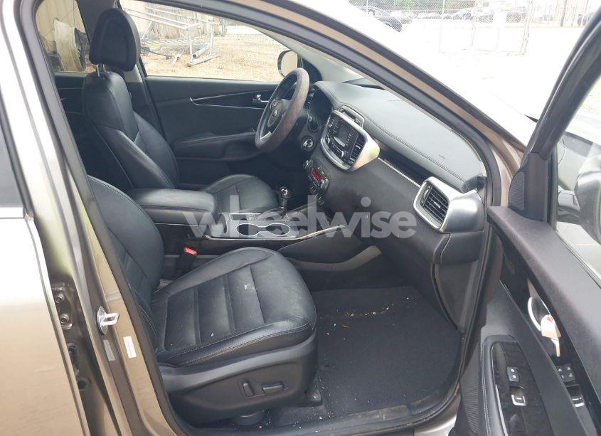 Photo 5 of 2016 Kia Sorento 3.3L EX (VIN 5XYPH4A53GG099345)