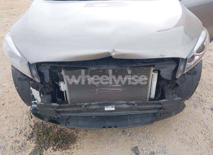 Photo 6 of 2016 Kia Sorento 3.3L EX (VIN 5XYPH4A53GG099345)