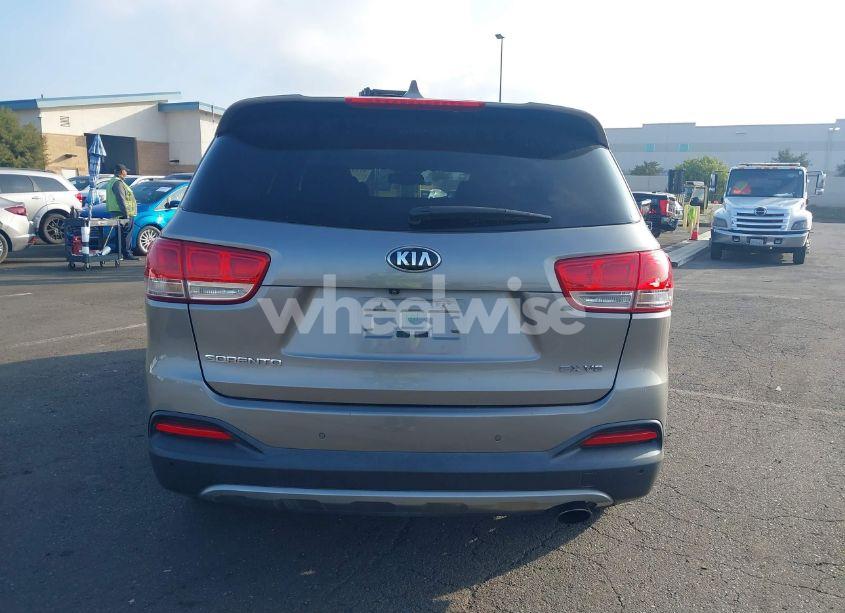 Photo 16 of 2016 Kia Sorento 3.3L EX (VIN 5XYPH4A53GG159009)