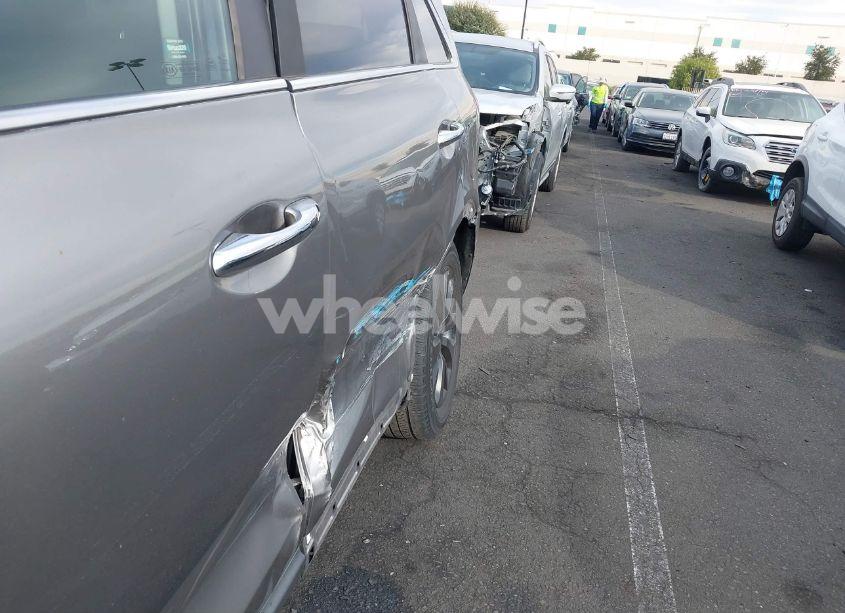 Photo 18 of 2016 Kia Sorento 3.3L EX (VIN 5XYPH4A53GG159009)