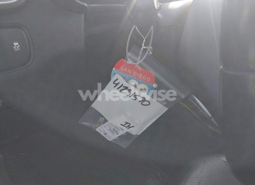 Photo 19 of 2016 Kia Sorento 3.3L EX (VIN 5XYPH4A53GG159009)