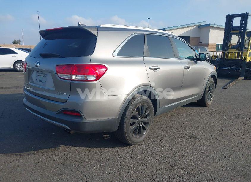 Photo 4 of 2016 Kia Sorento 3.3L EX (VIN 5XYPH4A53GG159009)