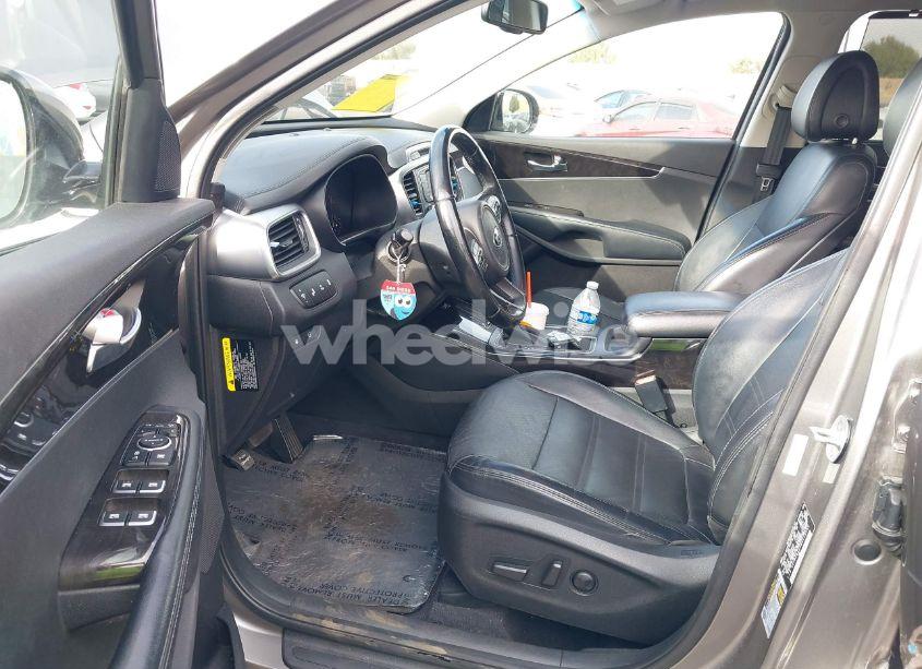 Photo 5 of 2016 Kia Sorento 3.3L EX (VIN 5XYPH4A53GG159009)