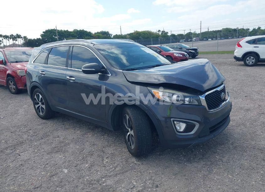 2016 Kia Sorento 3.3L EX (VIN 5XYPH4A53GG160595) main photo