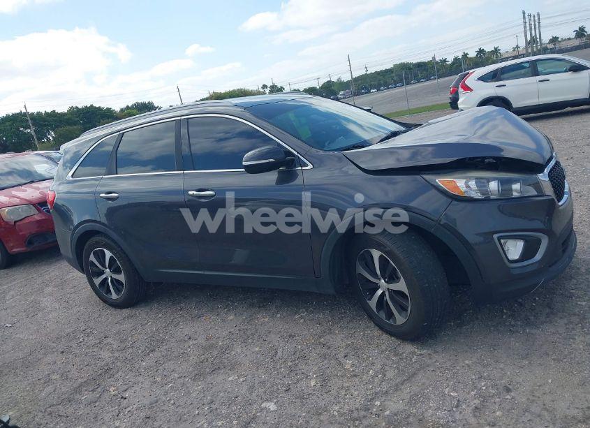 Photo 13 of 2016 Kia Sorento 3.3L EX (VIN 5XYPH4A53GG160595)