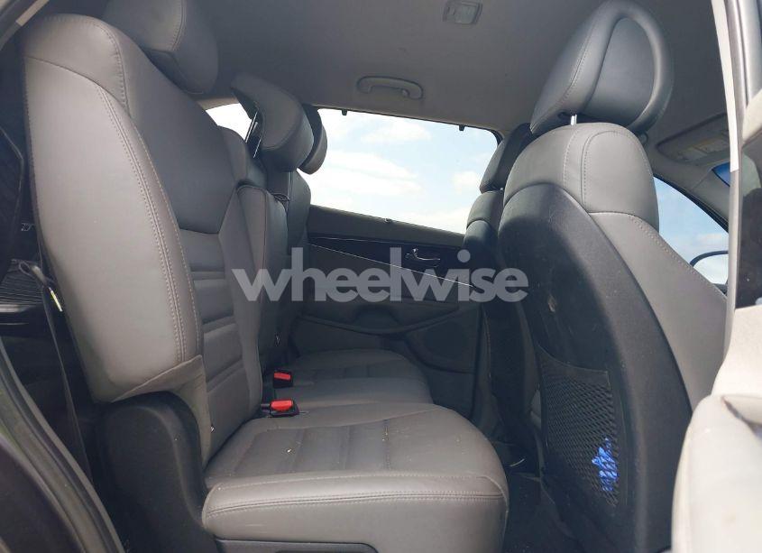 Photo 8 of 2016 Kia Sorento 3.3L EX (VIN 5XYPH4A53GG160595)