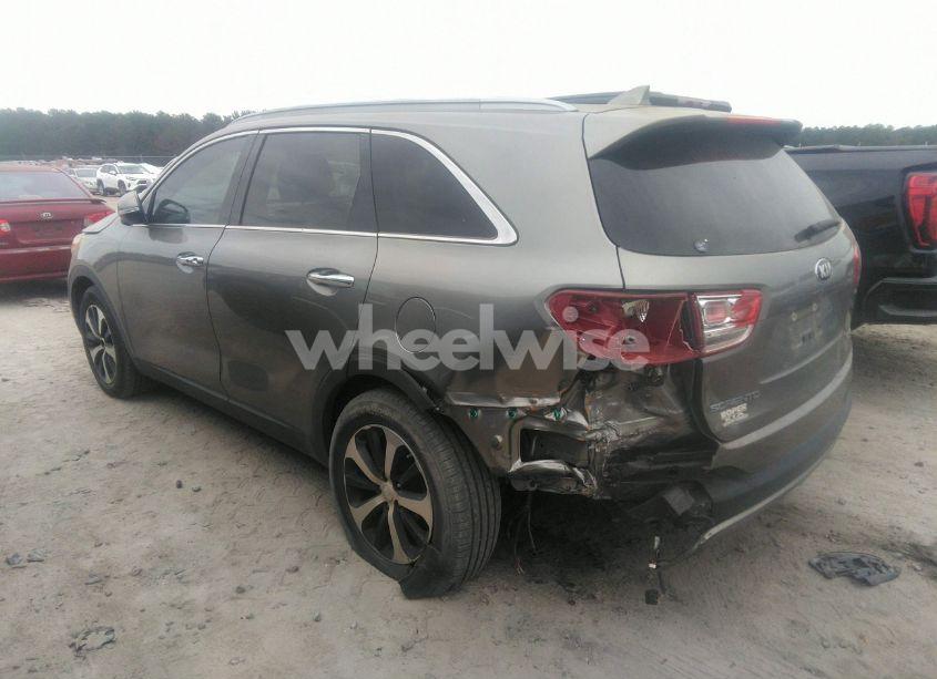 Photo 3 of 2017 Kia Sorento 3.3L EX (VIN 5XYPH4A53HG298364)