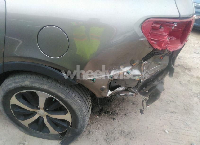 Photo 6 of 2017 Kia Sorento 3.3L EX (VIN 5XYPH4A53HG298364)