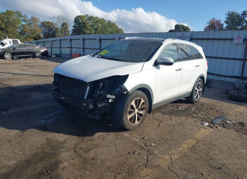 Photo 2 of 2017 Kia Sorento 3.3L EX (VIN 5XYPH4A53HG305099)