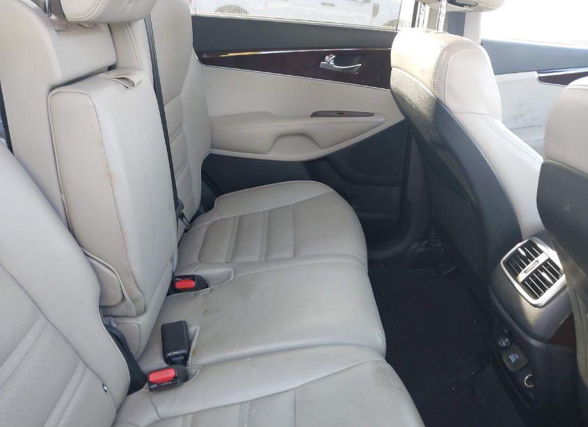 Photo 8 of 2017 Kia Sorento 3.3L EX (VIN 5XYPH4A53HG305099)