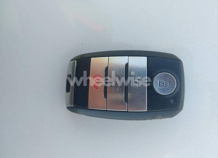 Photo 11 of 2018 Kia Sorento 3.3L EX (VIN 5XYPH4A53JG386529)