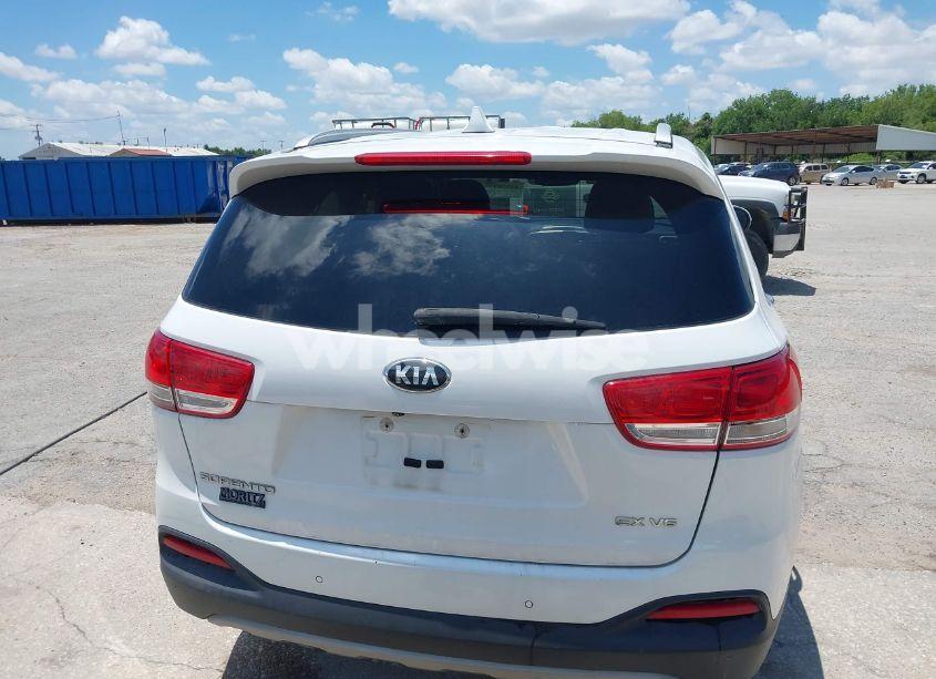 Photo 16 of 2018 Kia Sorento 3.3L EX (VIN 5XYPH4A53JG386529)