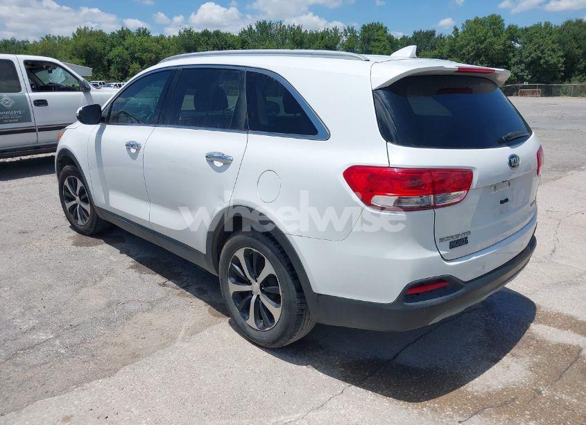 Photo 3 of 2018 Kia Sorento 3.3L EX (VIN 5XYPH4A53JG386529)