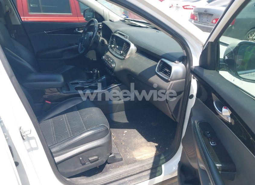 Photo 5 of 2018 Kia Sorento 3.3L EX (VIN 5XYPH4A53JG386529)