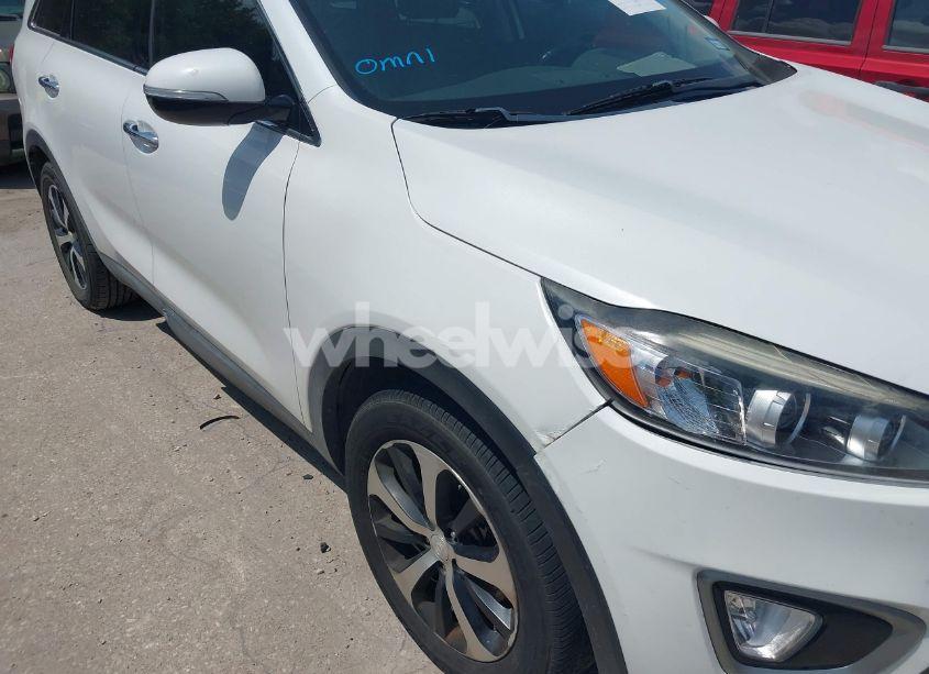 Photo 6 of 2018 Kia Sorento 3.3L EX (VIN 5XYPH4A53JG386529)