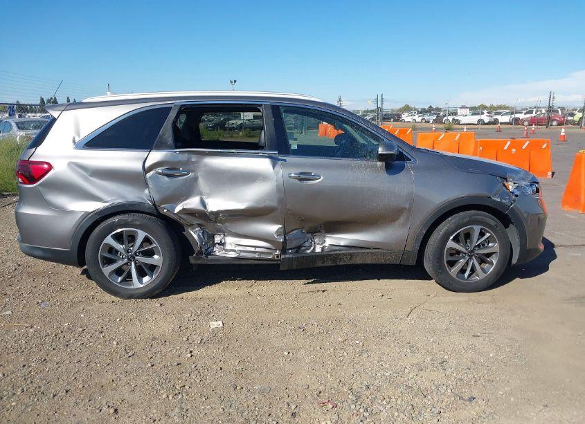 Photo 12 of 2019 Kia Sorento 3.3L EX (VIN 5XYPH4A53KG478225)
