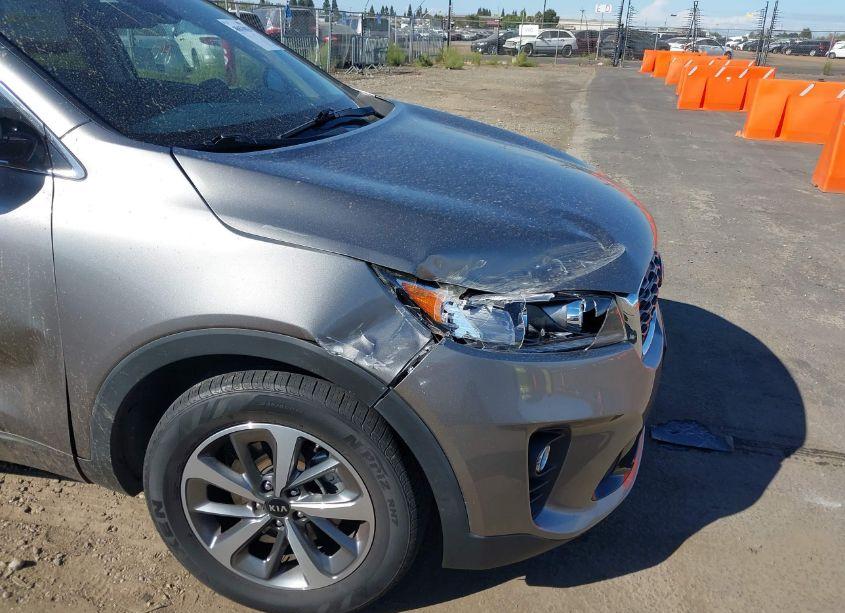 Photo 16 of 2019 Kia Sorento 3.3L EX (VIN 5XYPH4A53KG478225)