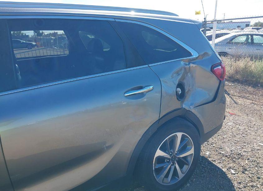 Photo 17 of 2019 Kia Sorento 3.3L EX (VIN 5XYPH4A53KG478225)