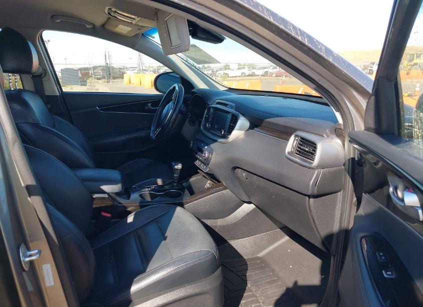 Photo 5 of 2019 Kia Sorento 3.3L EX (VIN 5XYPH4A53KG478225)