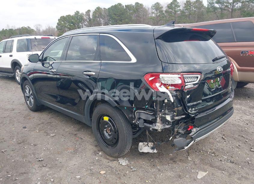 Photo 3 of 2019 Kia Sorento 3.3L EX (VIN 5XYPH4A53KG500448)