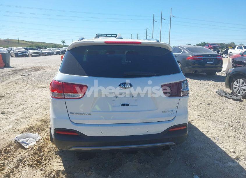 Photo 16 of 2017 Kia Sorento 3.3L EX (VIN 5XYPH4A54HG192831)