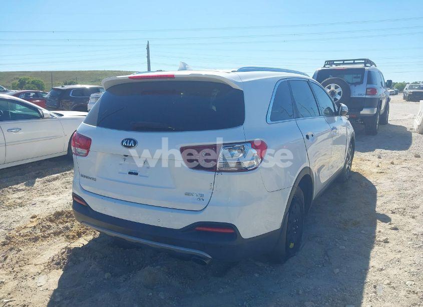Photo 4 of 2017 Kia Sorento 3.3L EX (VIN 5XYPH4A54HG192831)