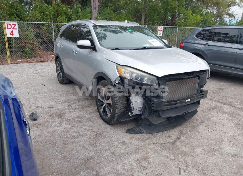 2016 Kia Sorento 3.3L EX (VIN 5XYPH4A55GG041740) main photo