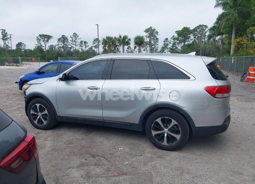 Photo 14 of 2016 Kia Sorento 3.3L EX (VIN 5XYPH4A55GG041740)
