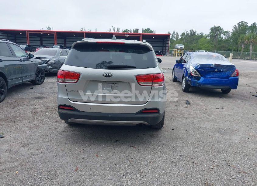 Photo 16 of 2016 Kia Sorento 3.3L EX (VIN 5XYPH4A55GG041740)