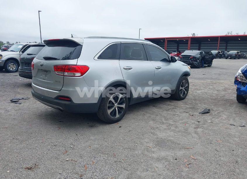 Photo 4 of 2016 Kia Sorento 3.3L EX (VIN 5XYPH4A55GG041740)