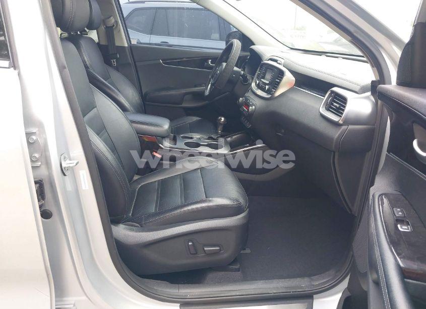 Photo 5 of 2016 Kia Sorento 3.3L EX (VIN 5XYPH4A55GG041740)