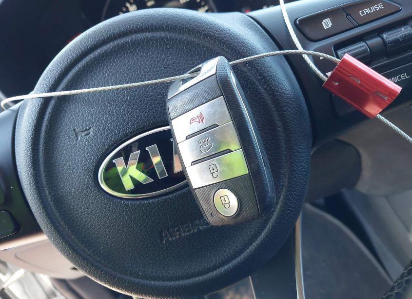 Photo 11 of 2017 Kia Sorento 3.3L EX (VIN 5XYPH4A55HG192675)