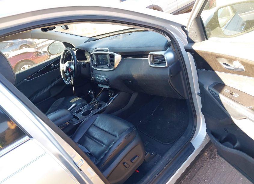 Photo 5 of 2017 Kia Sorento 3.3L EX (VIN 5XYPH4A55HG192675)