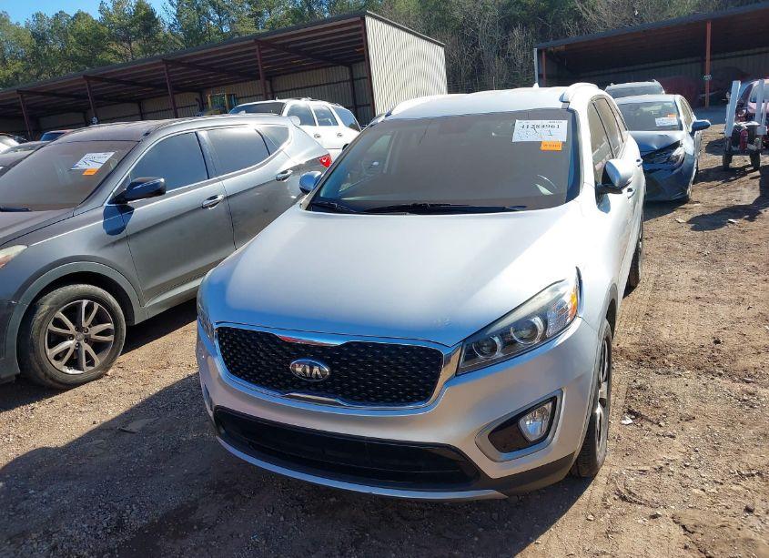 Photo 6 of 2017 Kia Sorento 3.3L EX (VIN 5XYPH4A55HG192675)
