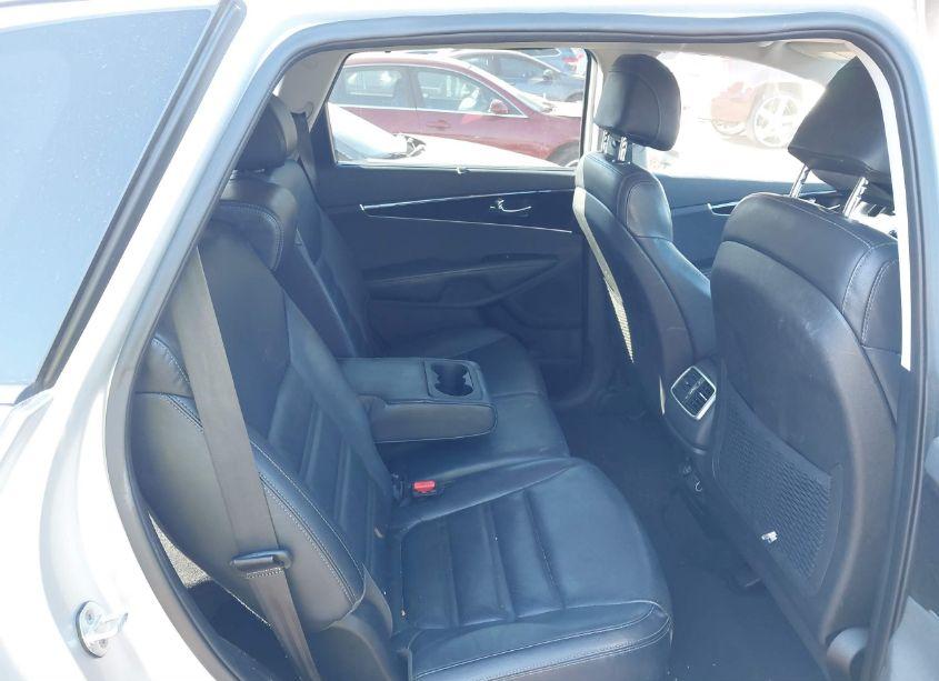 Photo 8 of 2017 Kia Sorento 3.3L EX (VIN 5XYPH4A55HG192675)