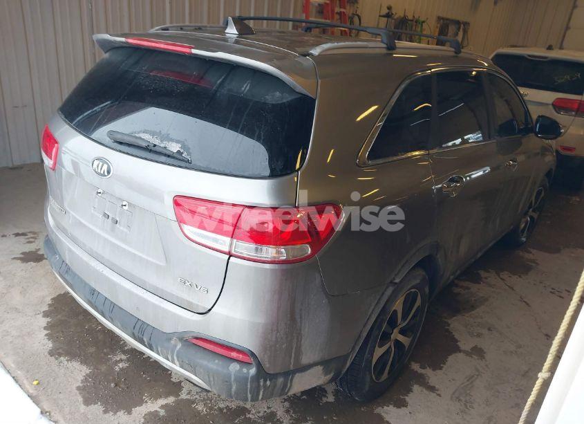 Photo 4 of 2017 Kia Sorento 3.3L EX (VIN 5XYPH4A55HG202671)