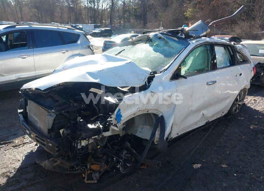 Photo 2 of 2017 Kia Sorento 3.3L EX (VIN 5XYPH4A55HG257251)