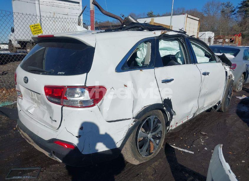 Photo 4 of 2017 Kia Sorento 3.3L EX (VIN 5XYPH4A55HG257251)