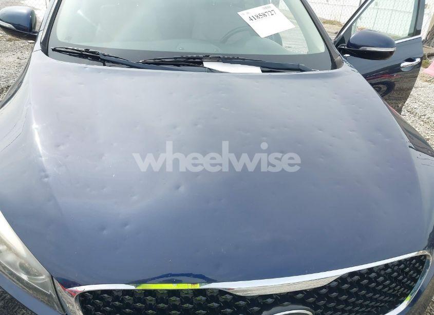 Photo 6 of 2017 Kia Sorento 3.3L EX (VIN 5XYPH4A55HG301314)