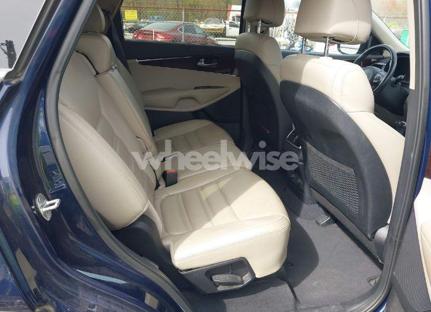 Photo 8 of 2017 Kia Sorento 3.3L EX (VIN 5XYPH4A55HG301314)