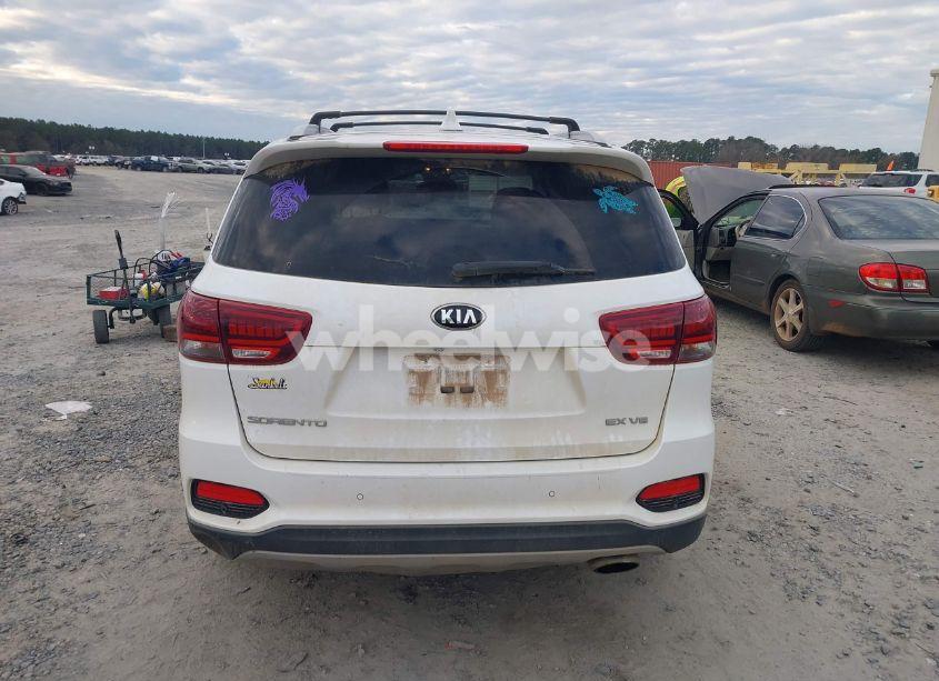 Photo 16 of 2019 Kia Sorento 3.3L EX (VIN 5XYPH4A55KG498248)