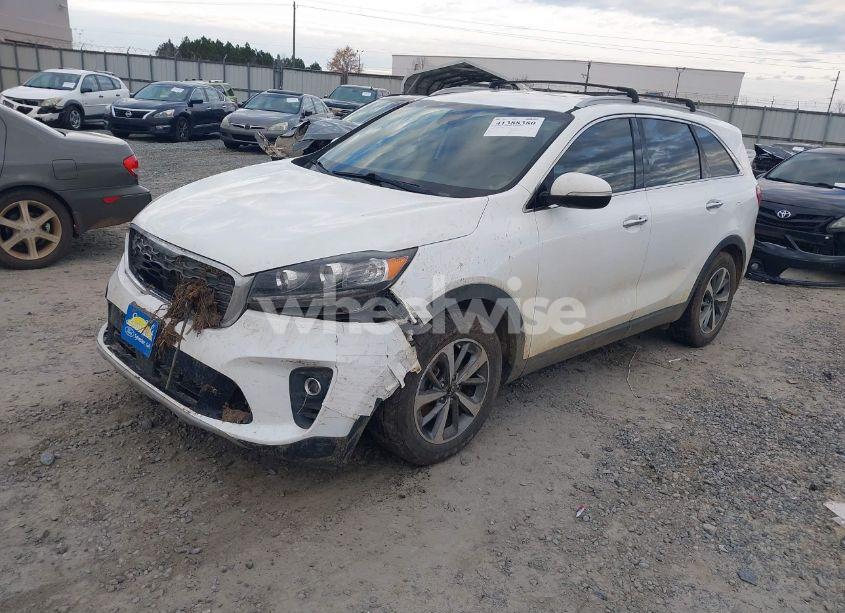 Photo 2 of 2019 Kia Sorento 3.3L EX (VIN 5XYPH4A55KG498248)
