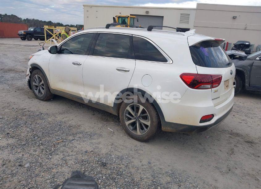 Photo 3 of 2019 Kia Sorento 3.3L EX (VIN 5XYPH4A55KG498248)