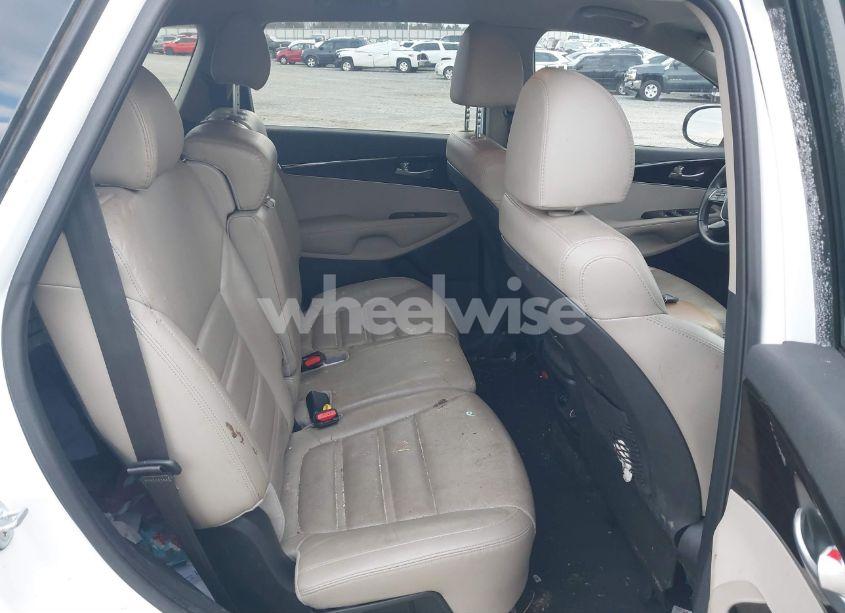 Photo 8 of 2019 Kia Sorento 3.3L EX (VIN 5XYPH4A55KG498248)
