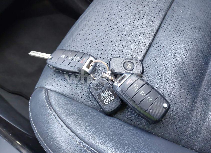 Photo 11 of 2016 Kia Sorento 3.3L EX (VIN 5XYPH4A56GG105722)