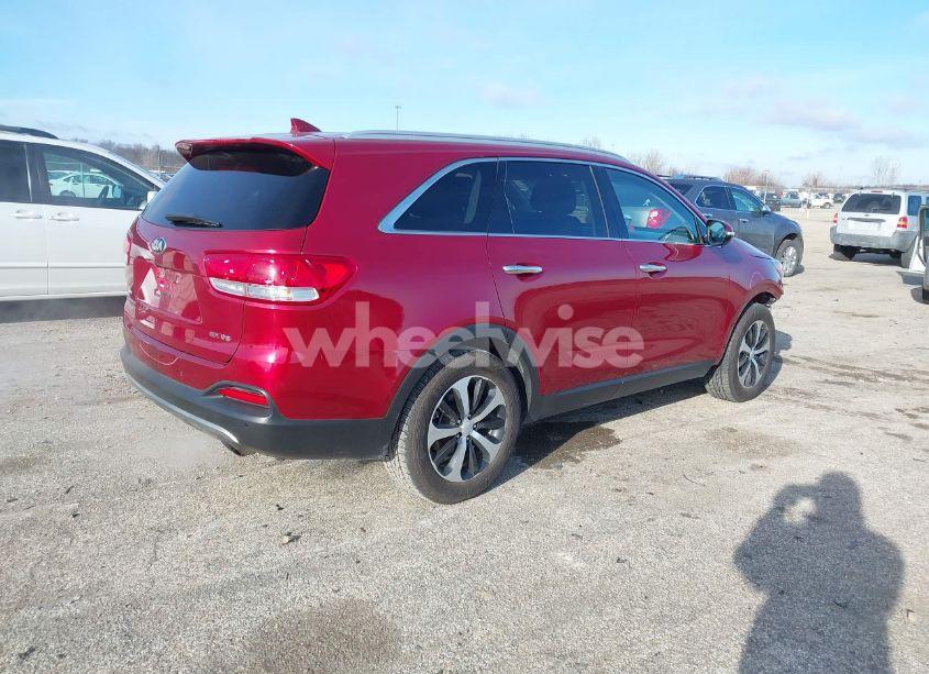 Photo 4 of 2016 Kia Sorento 3.3L EX (VIN 5XYPH4A56GG105722)