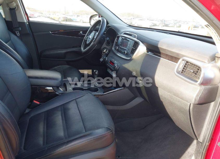 Photo 5 of 2016 Kia Sorento 3.3L EX (VIN 5XYPH4A56GG105722)