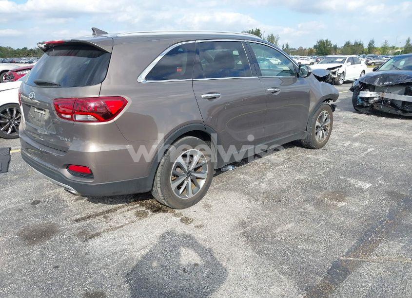 Photo 4 of 2019 Kia Sorento 3.3L EX (VIN 5XYPH4A56KG525795)
