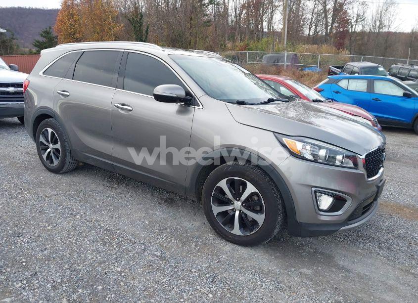 2016 Kia Sorento 3.3L EX (VIN 5XYPH4A57GG107009) main photo