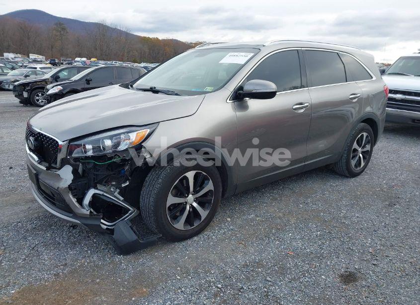 Photo 2 of 2016 Kia Sorento 3.3L EX (VIN 5XYPH4A57GG107009)